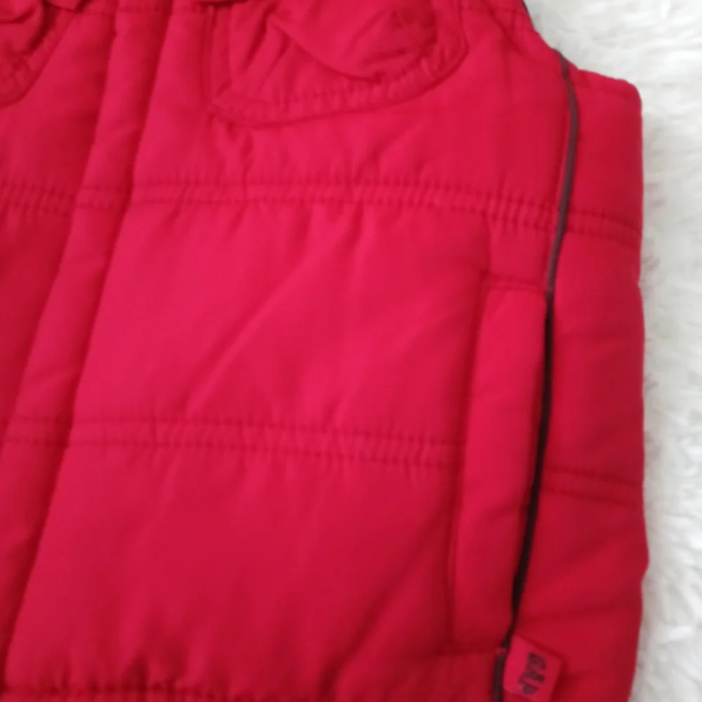 Gap Vest Toldder boy Size 2T corduroy and puffer reversible exelente conditions
